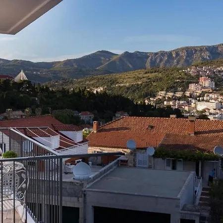 Puttilli - Two Bedroom With Balcony And Sea View
