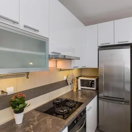 Puttilli - Two Bedroom With Balcony And Sea View شقة دوبروفينك