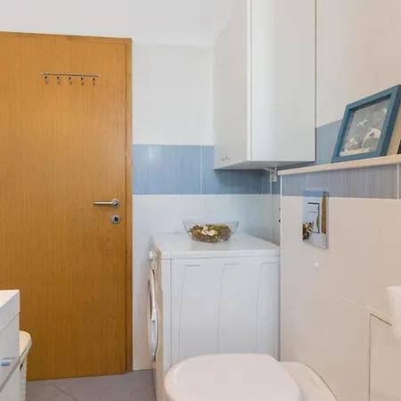 Puttilli - Two Bedroom With Balcony And Sea View