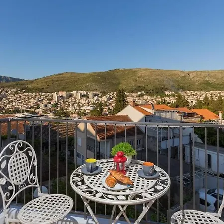 Puttilli - Two Bedroom With Balcony And Sea View Apartmán *